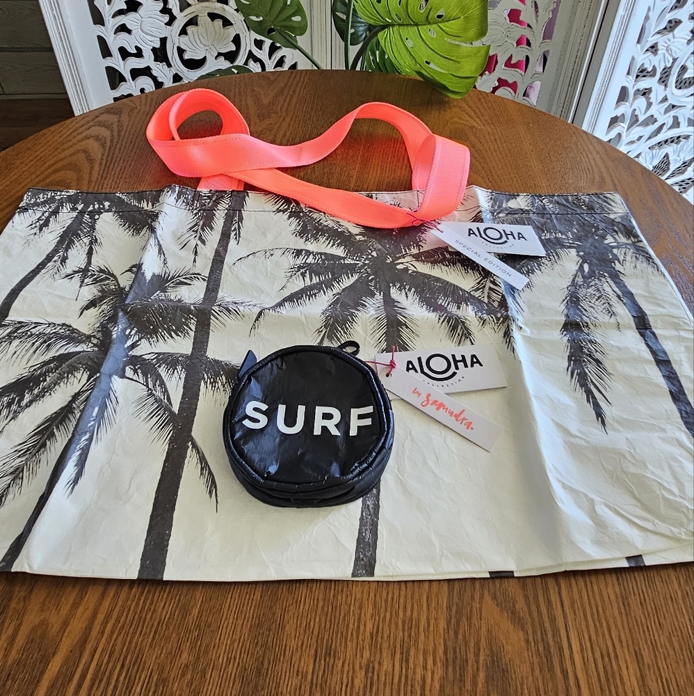 🌴 ALOHA Collection Reversible Holo Holo Tote And Matching Reversible "Cutie" 🏖